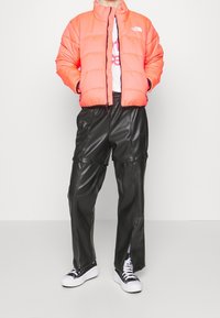 The North Face Vinterjacka - neon pink