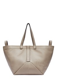 Beige Leder-Tote-Bag mit strukturiertem Design, ausgestattet mit zwei Griffen, Logo-Detail und einer dreieckigen Naht am Boden. Glatte Textur.