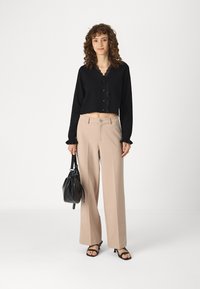 ONLY ONLPEACH LIFE WIDE PANT - Pantaloni - simply taupe