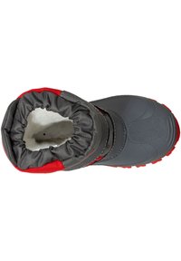 Wasserdichte graue Stiefel mit roten Akzenten, strukturiertem Gummiprofil, gepolstertem oberen Rand mit grauem Kordelzugkragen und einem glatten Innenfußbett.