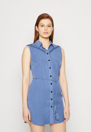 ONLY ONLARIZONA BELT DRESS - Φόρεμα πουκάμισο - medium blue