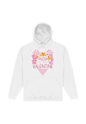 Hvid hættejakke med et grafik af lyserøde bjørne, der holder pizza, med teksten "PIZZA ER MIN VALENTINE" i rød, på en baggrund af pink mursten formet som et hjerte.