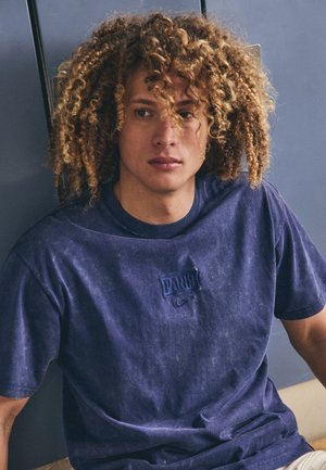 Nike Performance PARIS ST GERMAIN NIKE PRM ESSENTIAL TEE - Print T-shirt - midnight navy