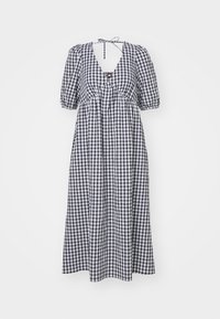Černo-bíl dress s kostkovaným vzorem, krátkými puff rukávy, výstřihem do V a taženým korzetem, který přechází do dlouhé sukně.