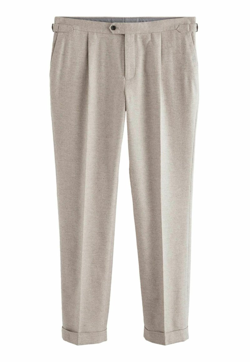 Pantalon gris clair ajusté avec plis à l'avant, fermeture à boutons, passants pour ceinture et ourlets roulés. Fabriqué dans un tissu texturé.