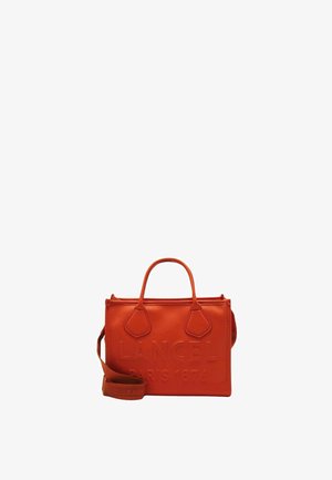 Rode leren handtas in een rechthoekige vorm, met het geperste logo "Lancel Paris 1876", dubbele handvatten en een afneembare schouderriem.