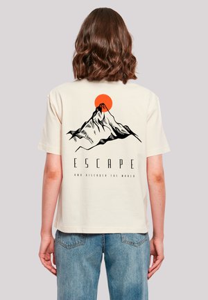 ESCAPE DISCOVER THE WORLD MOUNTAIN - Print T-shirt - whitesand