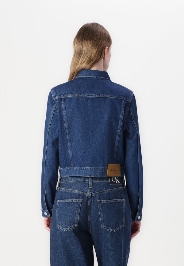 CROPPED TRUCKER - Denim jacket - denim medium4