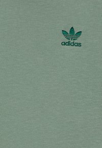 adidas Originals TEE UNISEX SET - Šortai - silver green