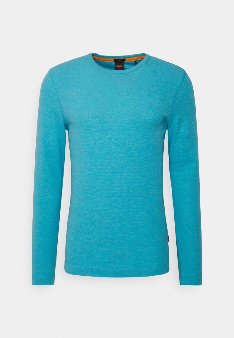T-shirt turquoise à manches longues avec col rond et détail orange à l’intérieur du col, coupe slim, avec étiquette de marque BOSS au niveau du col.
