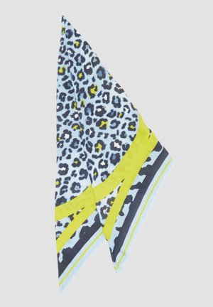 Luipaardprint sjaal in blauw en geel; heeft een gedurfde grafische ontwerp, zachte textuur en rafelige randen. Driehoekige vorm.