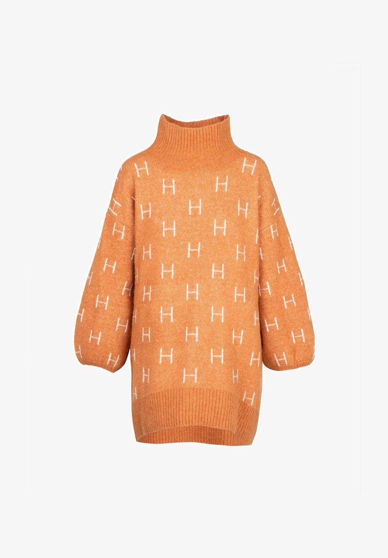 Oranger Pullover mit hohem Kragen, der weiße "H"-Muster aufweist, weite Ärmel und einen gerippten Saum hat. Hergestellt aus einem weichen, strukturierten Stoff.
