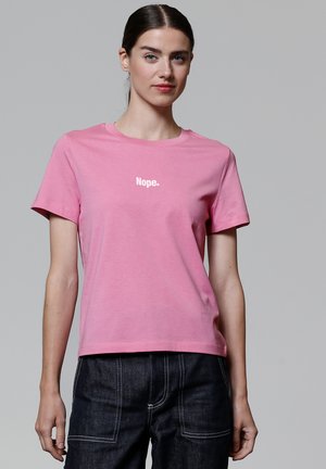 watapparel NOPE - T-shirt imprimé - bubble pink