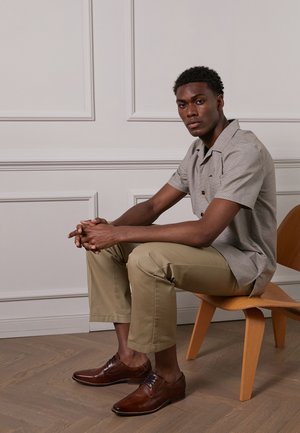 ARTURO - Stringate eleganti - cognac