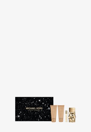 POUR FEMME GIFT SET (EDP + SHOWER GEL + BODY LOTION + TRAVEL SPRAY) - Set de parfums
