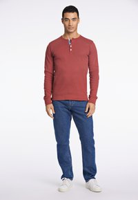 Lindbergh SOLID GRANDDAD - Maglietta a manica lunga - dk red