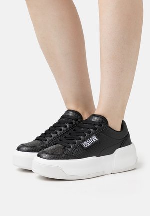 Versace Jeans Couture FONDO RAVEWING SHOES - Sneakers basse - black