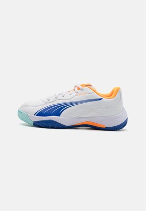 NOVA SMASH JR UNISEX - Chaussures de handball - white/vivid blue/safe lake/heat fire