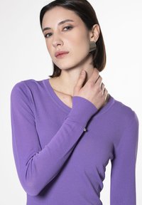 INFLUENCER CREW-NECK  - Trui - violet