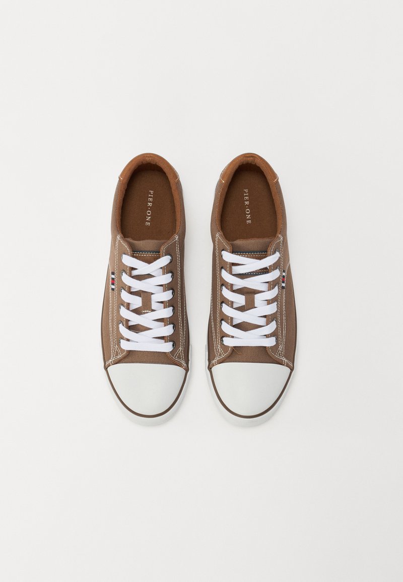 Pier One Sneakers basse taupe/grigio talpa