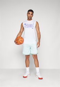 Nike Performance DNA SHORT - Spordišortsid - glacier blue/barely volt/bright mandarin