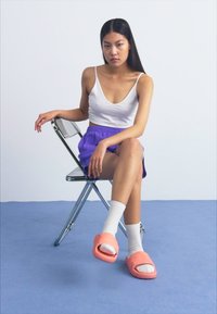 adidas Originals ADILETTE 22  - Natikače za bazen - clay/core black