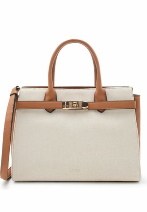 Borsa in tessuto beige con manici e tracolla in pelle color cuoio, caratterizzata da una fascia orizzontale in pelle e dettaglio fibbia in metallo dorato sul davanti.