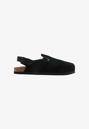 Marks & Spencer, - Drewniaki i Chodaki