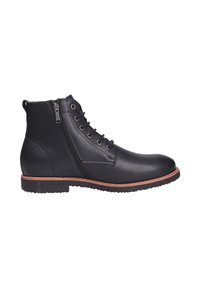 Stivaletto in pelle nera con cerniera laterale, punta rotonda, allacciatura frontale, finitura testurizzata e suola in gomma con una bordatura marrone a contrasto.