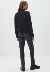 Jimmy Key HALF TURTLENECK LONG SLEEVED PLAIN - Camicetta - black