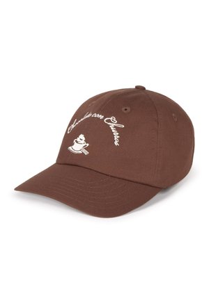 Casquette de baseball marron avec texte blanc brodé et une petite image d'une coupe de dessert avec de la crème chantilly sur le panneau avant.