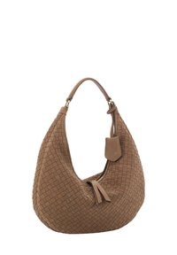 Borsa hobo in suede marrone con texture intrecciata, manico singolo, chiusura con zip e un piccolo cartellino in pelle attaccato.