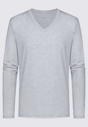 Hellgraues Langarmshirt mit V-Ausschnitt aus weichem Stoff. Hat eine glatte Textur und ein einfaches Design mit minimalen Akzenten.