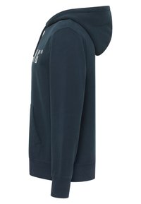 Felpa blu navy realizzata in morbido cotone. Caratterizzata da una tasca a marsupio, cappuccio con cordoncino e polsini a costine. Logo stampato sul petto.