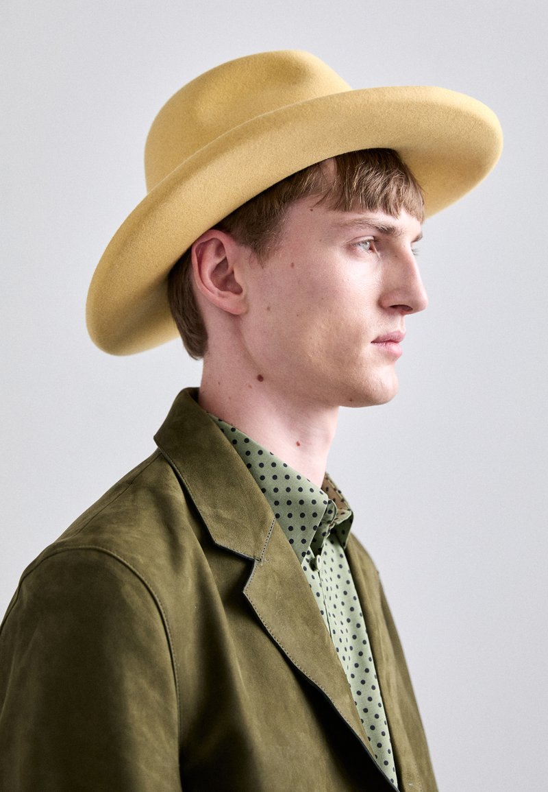 Borsalino - ALESSANDRIA RASATO TESA LARGA DORSE UNISEX - Klobouk - banana, Zvětšit