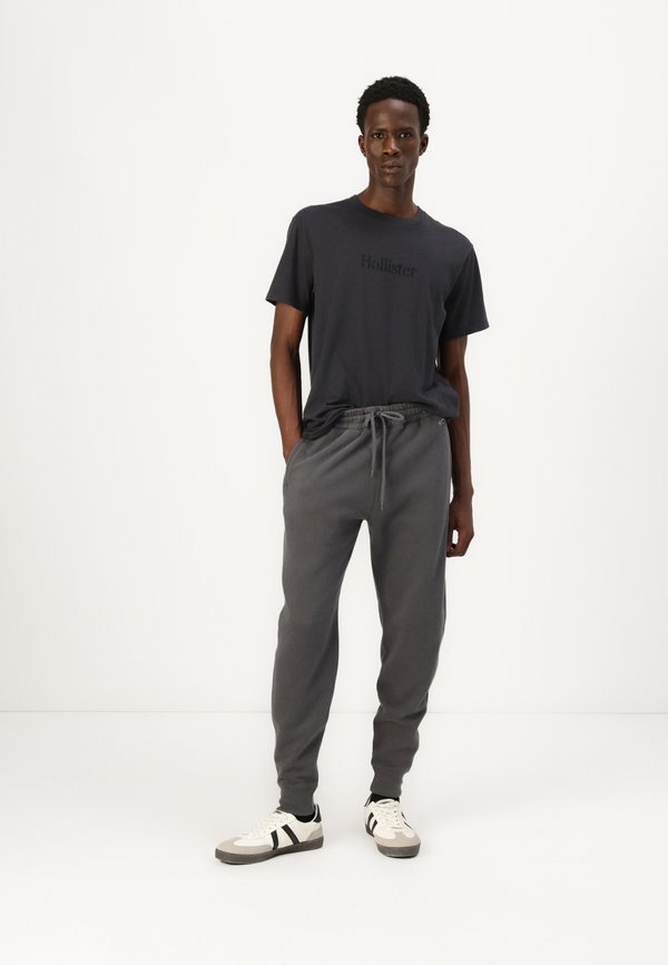 Hollister Feel Good Fleece Icon Joggers - Tracksuit bottoms - iron gate4