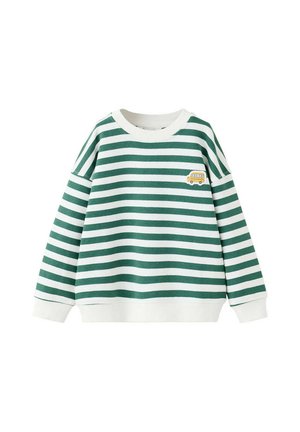 Grün-weiß gestreifter Langarmpullover mit einem kleinen gelben Schulbus-Patch auf der linken Brust.
