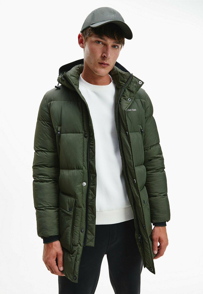 Calvin Klein CRINKLE Wintermantel dark olive/oliv Zalando.de