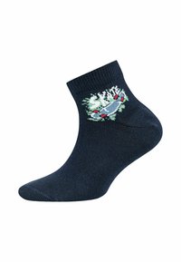 Marineblaue Knöchelsocken mit einem bunten Skateboard-Motiv und dem Wort "SKATE" nahe der Knöchelmanschette.