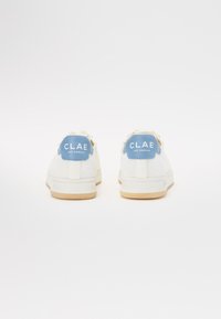 Clae MALONE UNISEX - Športni copati - white cactus/blue shadow