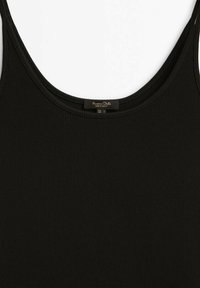 Top a canotta nero a coste con scollatura rotonda, caratterizzato da una progettazione a spalline sottili e una leggera texture. Etichetta visibile al centro.
