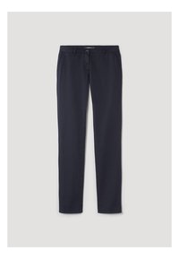 Mörkblå bomullsbyxor med rak bendesign, med sidofickor och en enkel knappstängning. Slät textur, minimalistisk stil.