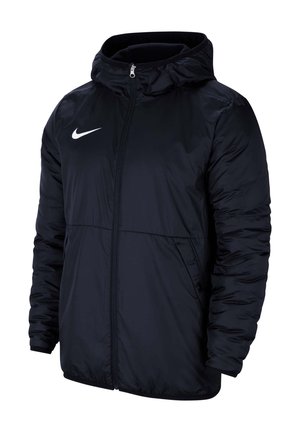 Schwarze gepolsterte Jacke mit Kapuze, Reißverschluss vorne und elastischen Bündchen. Mit einem weißen Nike-Logo auf der linken Brust und seitlichen Taschen.