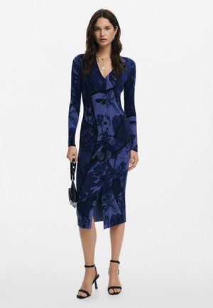 FLORAL - Svetríkové šaty - blue