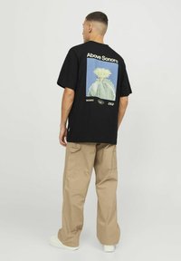 Jack & Jones GEDRUCKT RUNDHALS - T-shirt con stampa - black