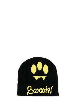 Gorro negro de punto con una huella de pata amarilla sobre una palabra amarilla estilizada "Barrow" en el puño doblado.