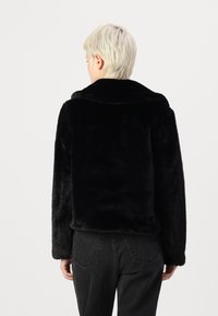 Vero Moda VMLISSY JACKET - Χειμωνιάτικο μπουφάν - black