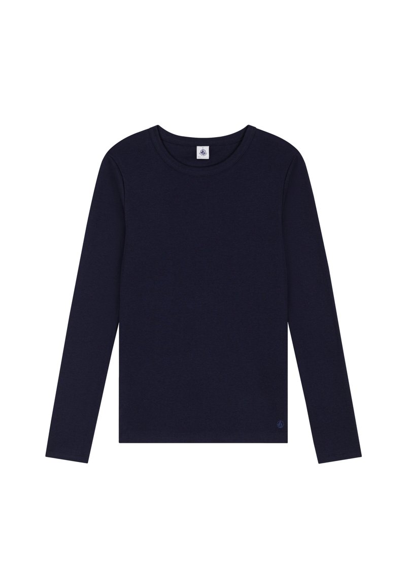 Marineblauwe longsleeve shirt van zachte, lichte stof met een ronde hals en een klein logo-detail nabij de zoom. Soepele textuur.