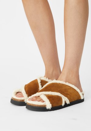 Slippers - cognac/nude