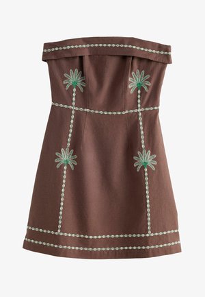 Robe marron sans bretelles avec broderie de palmier vert et bordure blanche cousue en haut, à la taille et à l'ourlet.